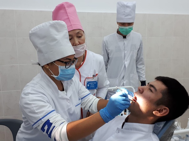 Открытый урок по теме: «Клиника и лечение кариеса в зависимости от степени поражения зубов( в стадии пятна, поверхностного и среднего кариеса)