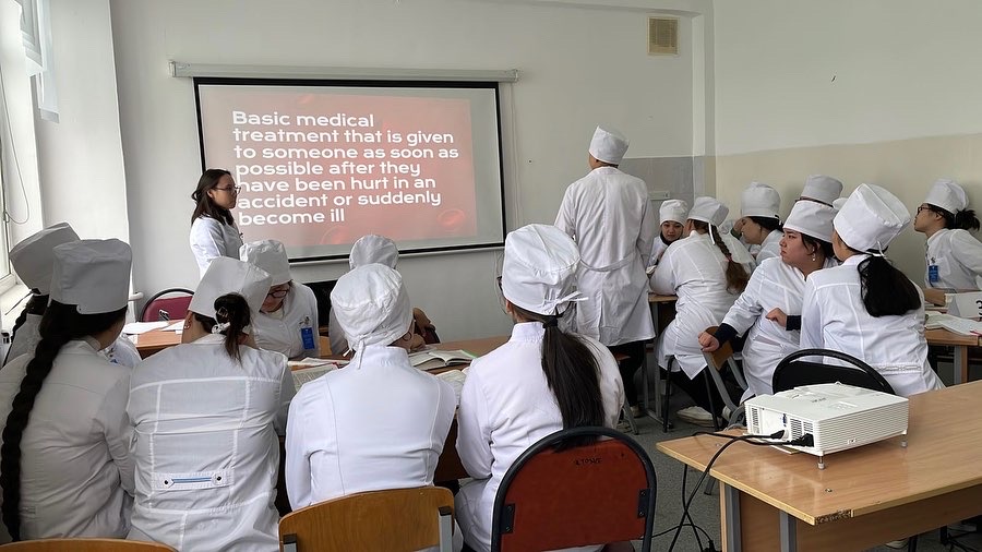 Кәсіби ағылшын тілі пәнінен «Work of the Human Heart. Verbs» тақырыбы бойынша ашық сабақ өткізілді. 