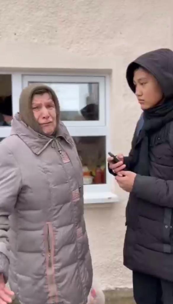 133 ЕІ тобының 1 курс студенттері қарт кісілерге қол ұшын созып, жақсылық жасауда!