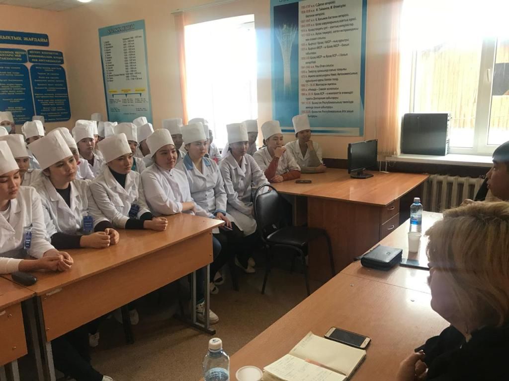 Дінтанушы-теологпен кездесу.